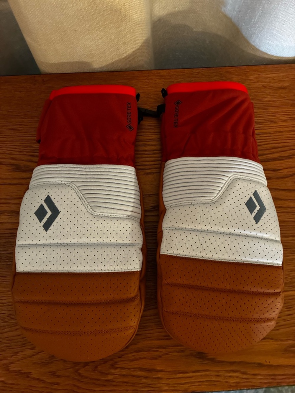 Black Diamond
Progression Mitten - Women's size Medium